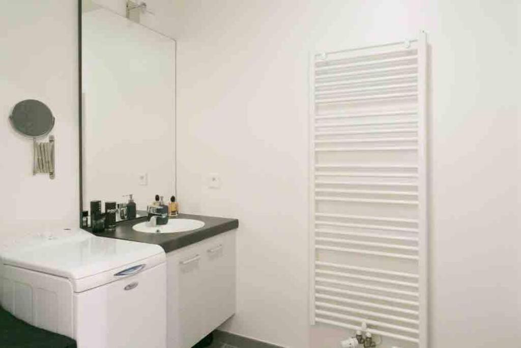 Cozy & Quiet Getaway Just 300M From Paris With Free Private Parking Apartamento Gentilly Exterior foto